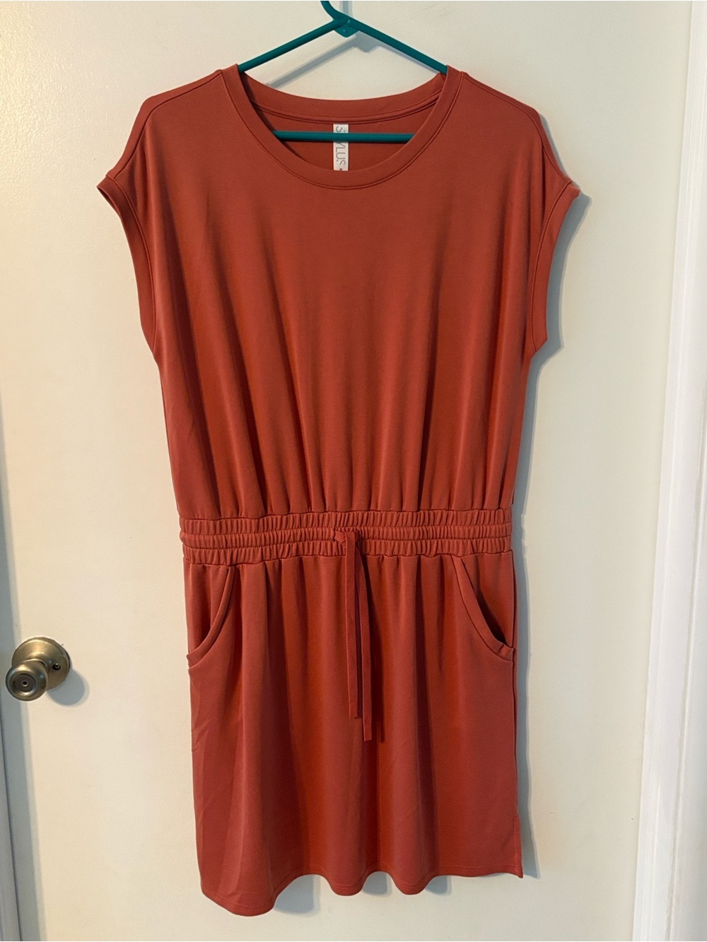 STYLUS Rust-Red Short Sleeve Tie-Waist Midi Dress